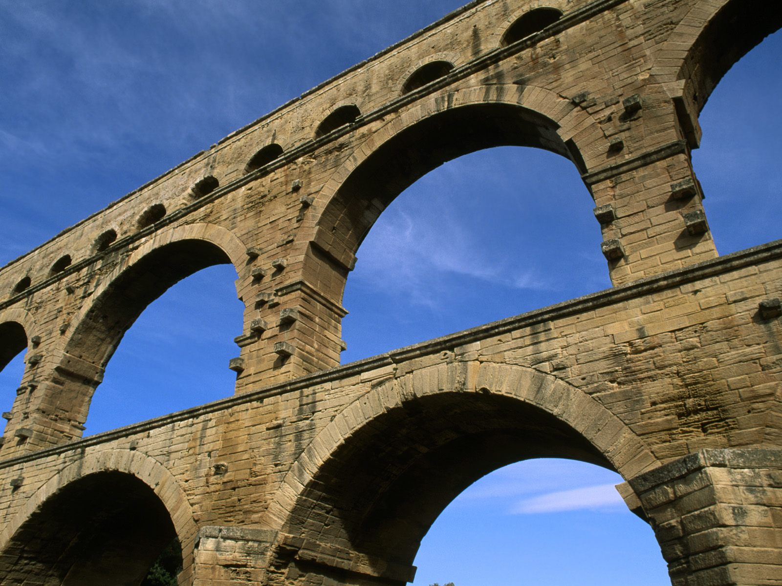 Roman Aqueduct Nimes France 1600x1200