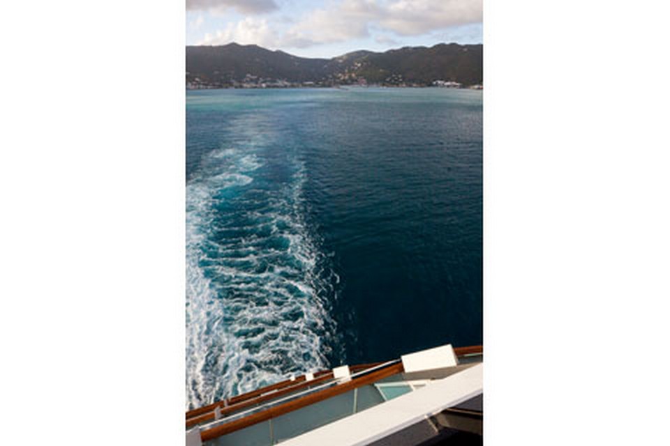 tortola-ship-leaving-port