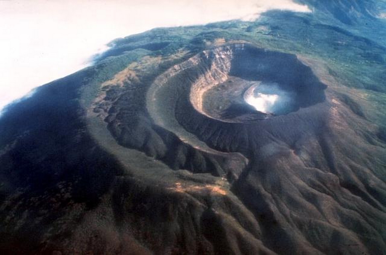 el-salvador mountain